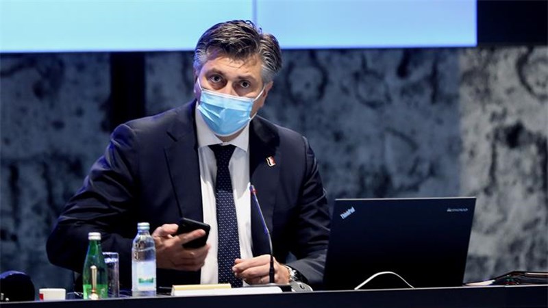 Mjere koje smo usvojili počele su djelovati. Pokažimo da smo snažni onda kada je to najpotrebnije